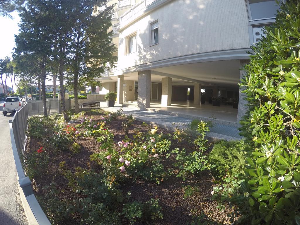Residence Zenith Caorle Exterior foto