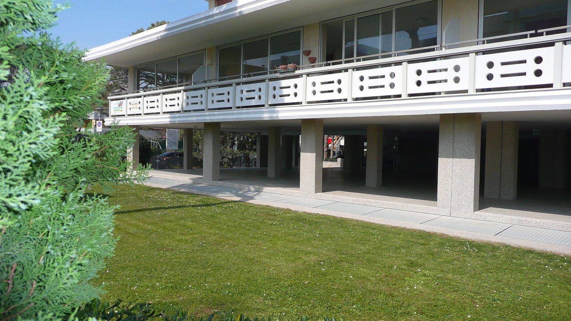 Residence Zenith Caorle Exterior foto